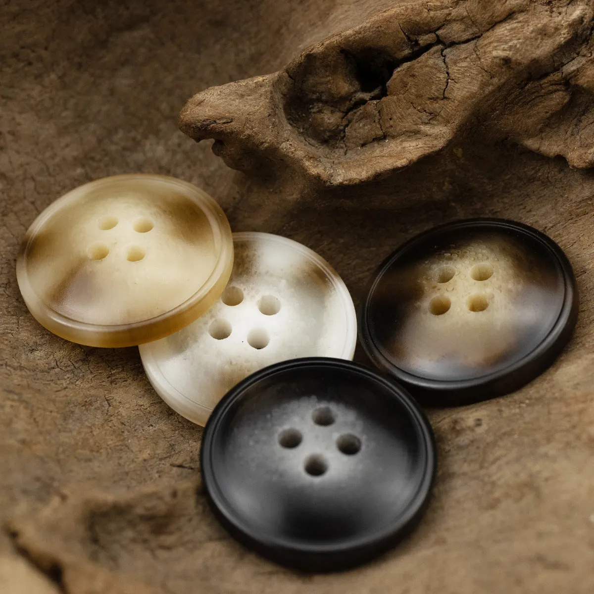 15-25mm Off-White and Khaki Resin Buttons for Woolen Coats 40 Pack