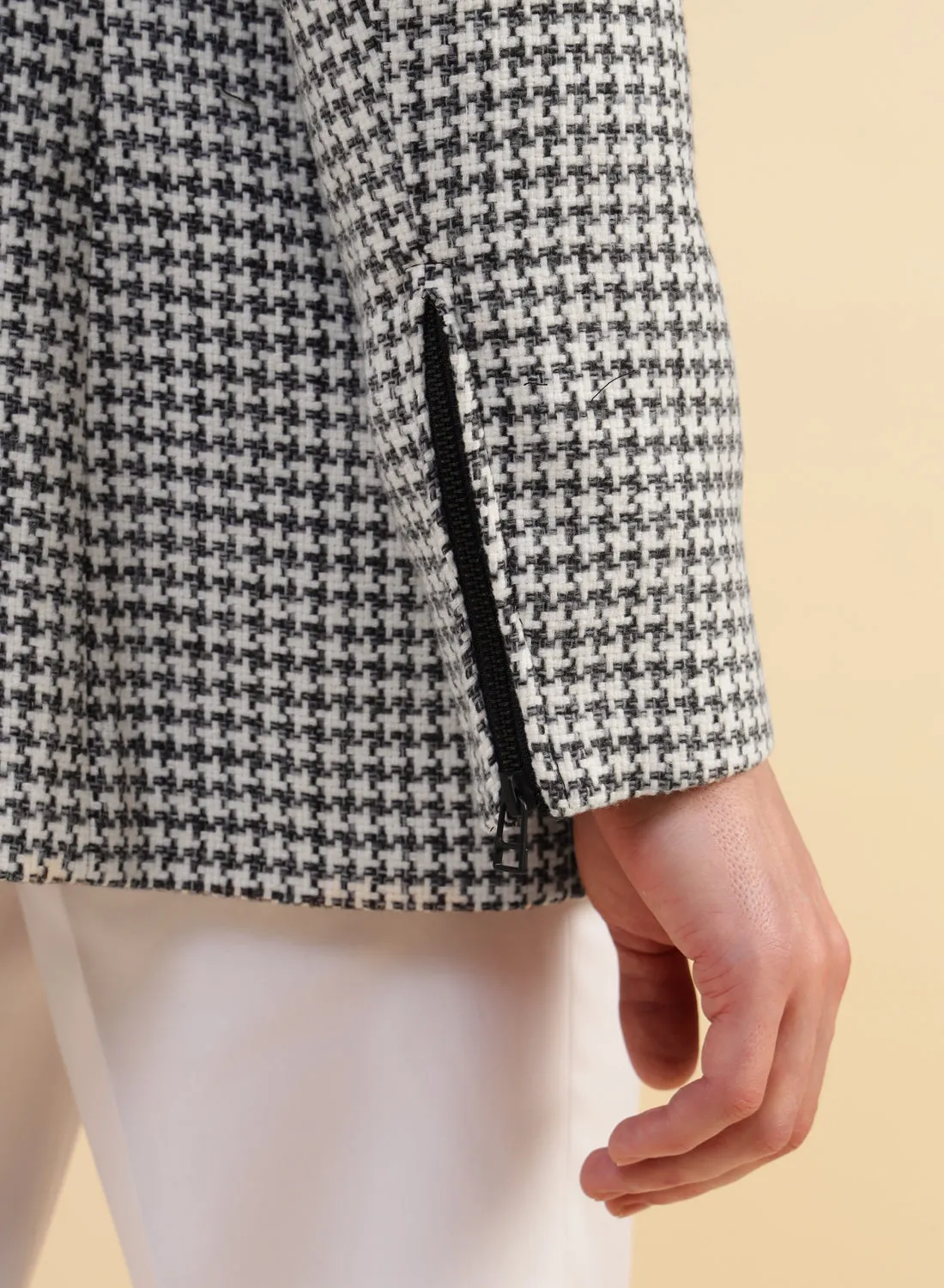Black & White Tweed double-breasted Houndstooth Short Coat