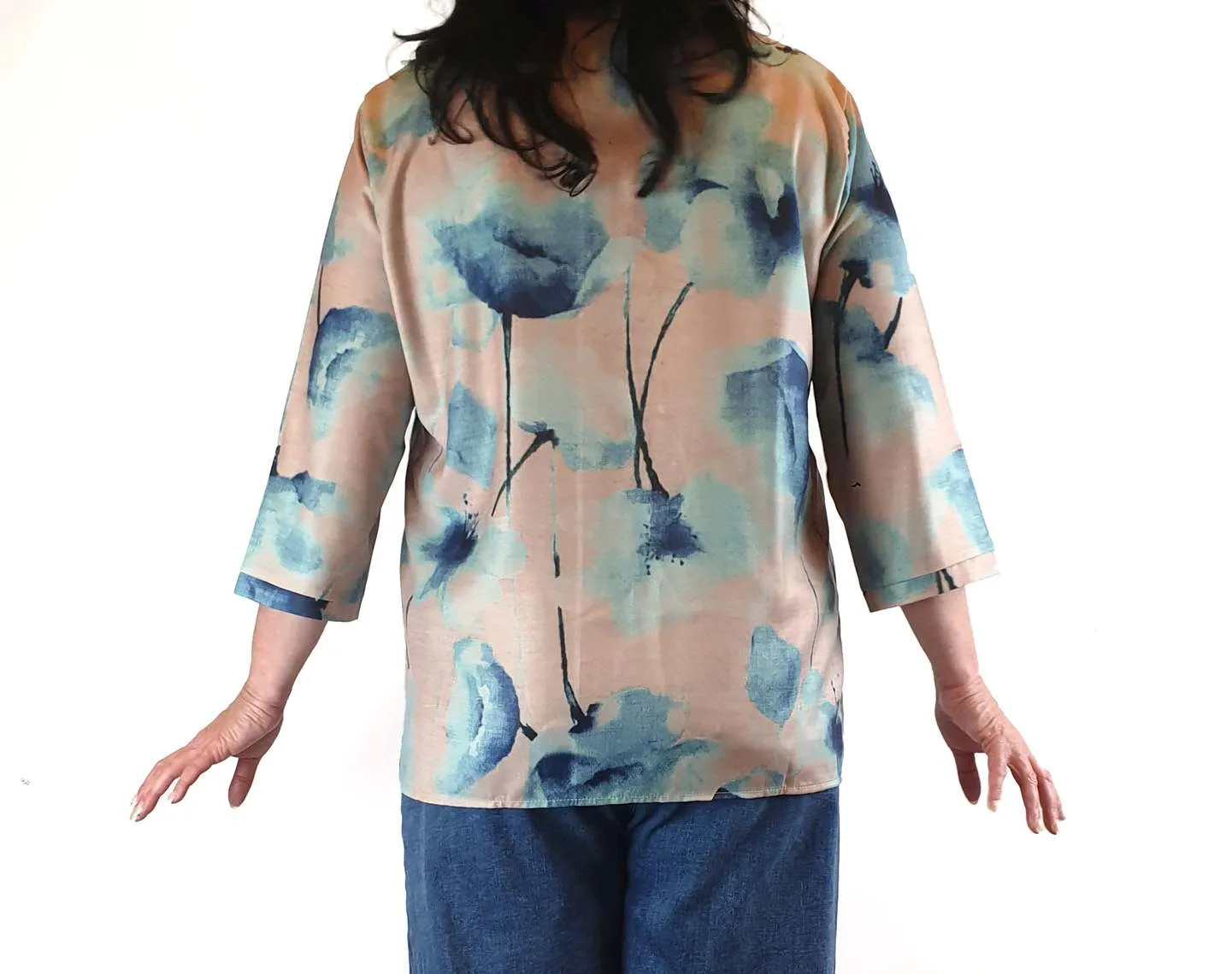 Colourful unique print shirt with peter pan collar size 3XL (best fits size 16)