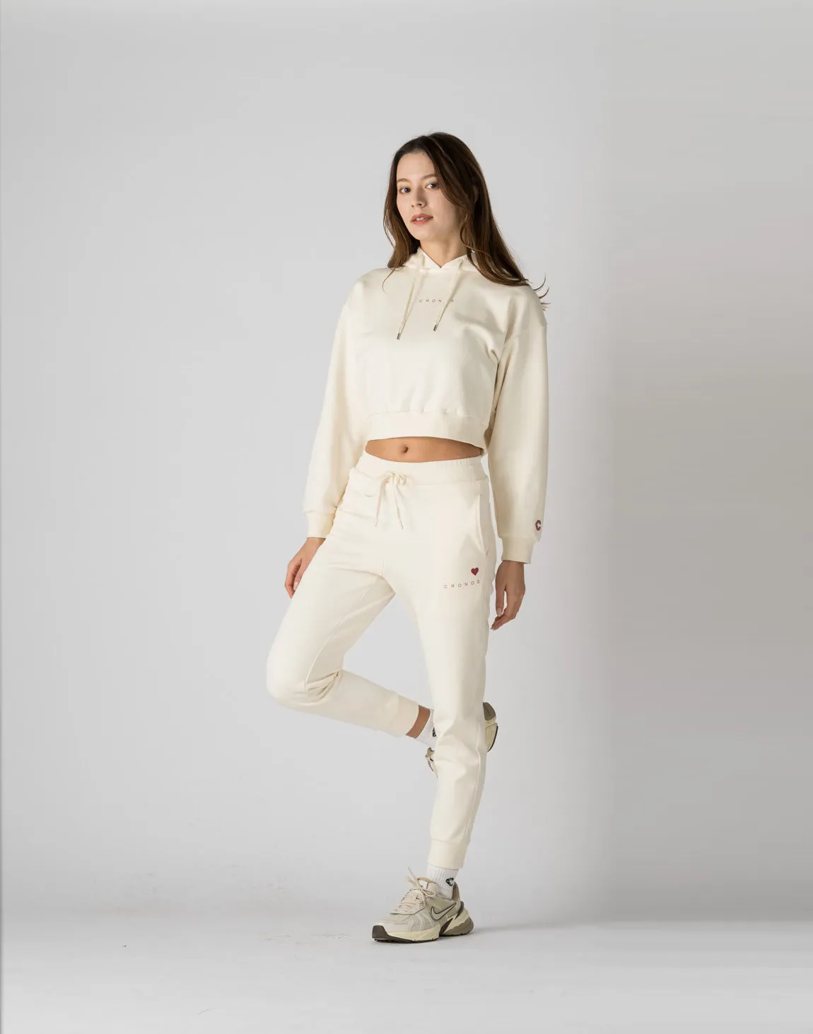 CRONOS WOMEN HEART LOGO SWEAT PANTS【WHITE】