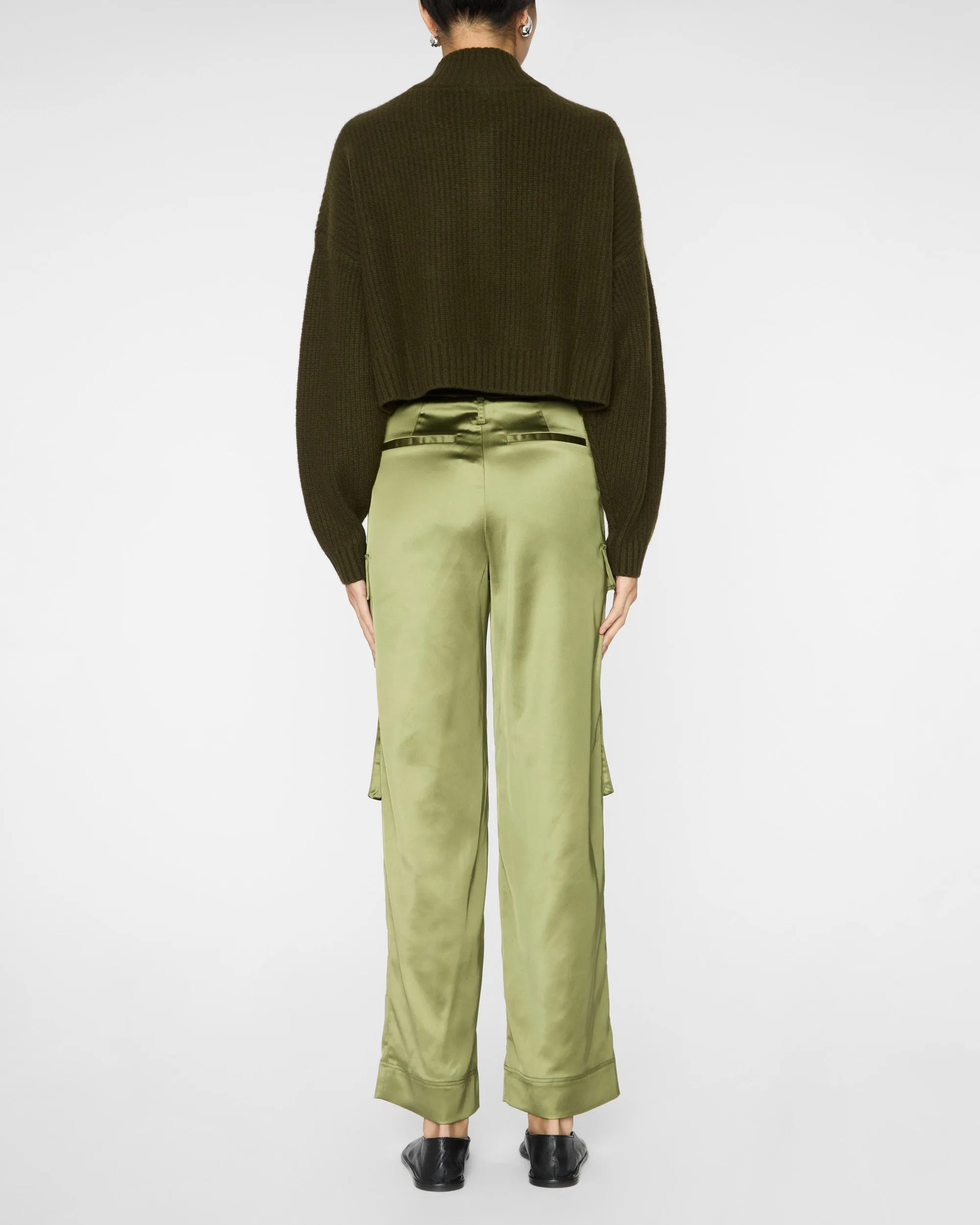 Cropped Hampton Cashmere Sweater in Olive