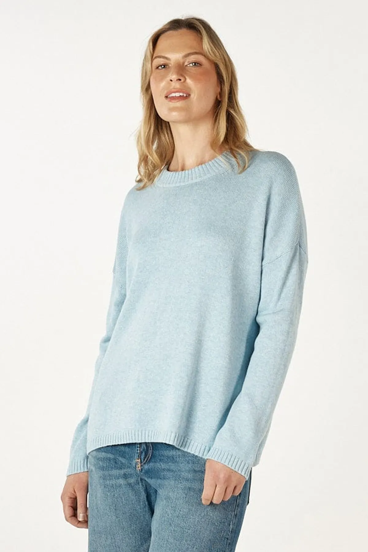 ESSENTIAL ROUND NECK