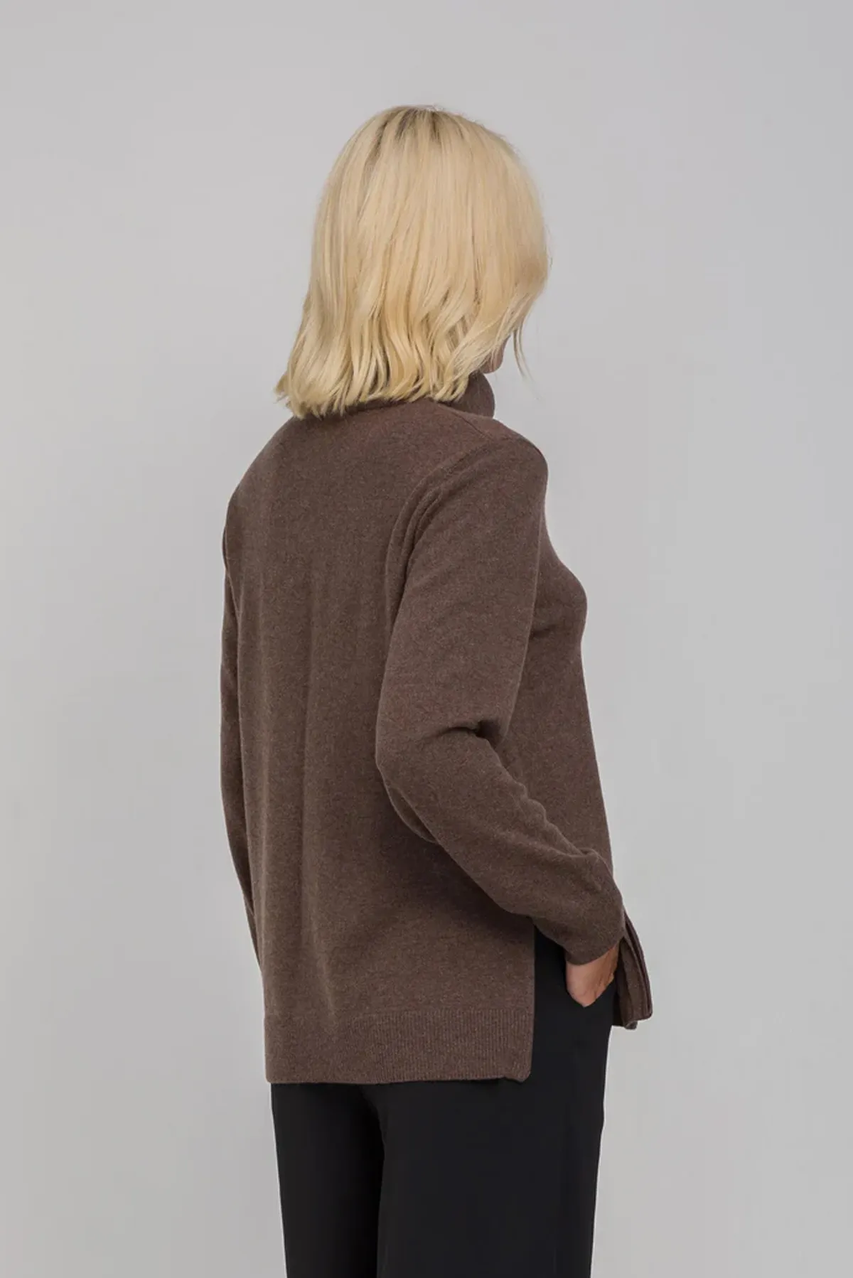 KENDRA SWEATER