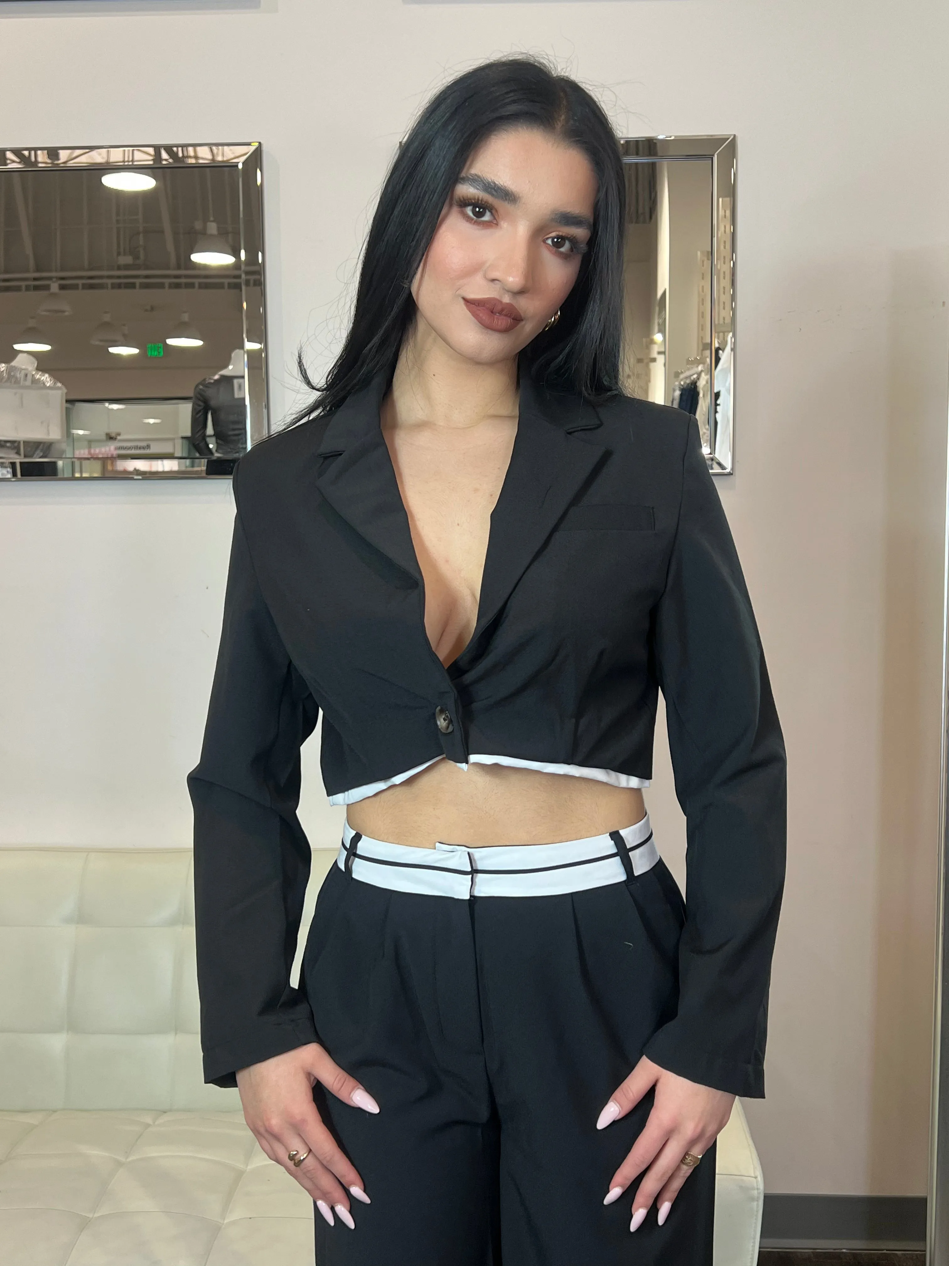 Liv Contrast Cropped Blazer- Black