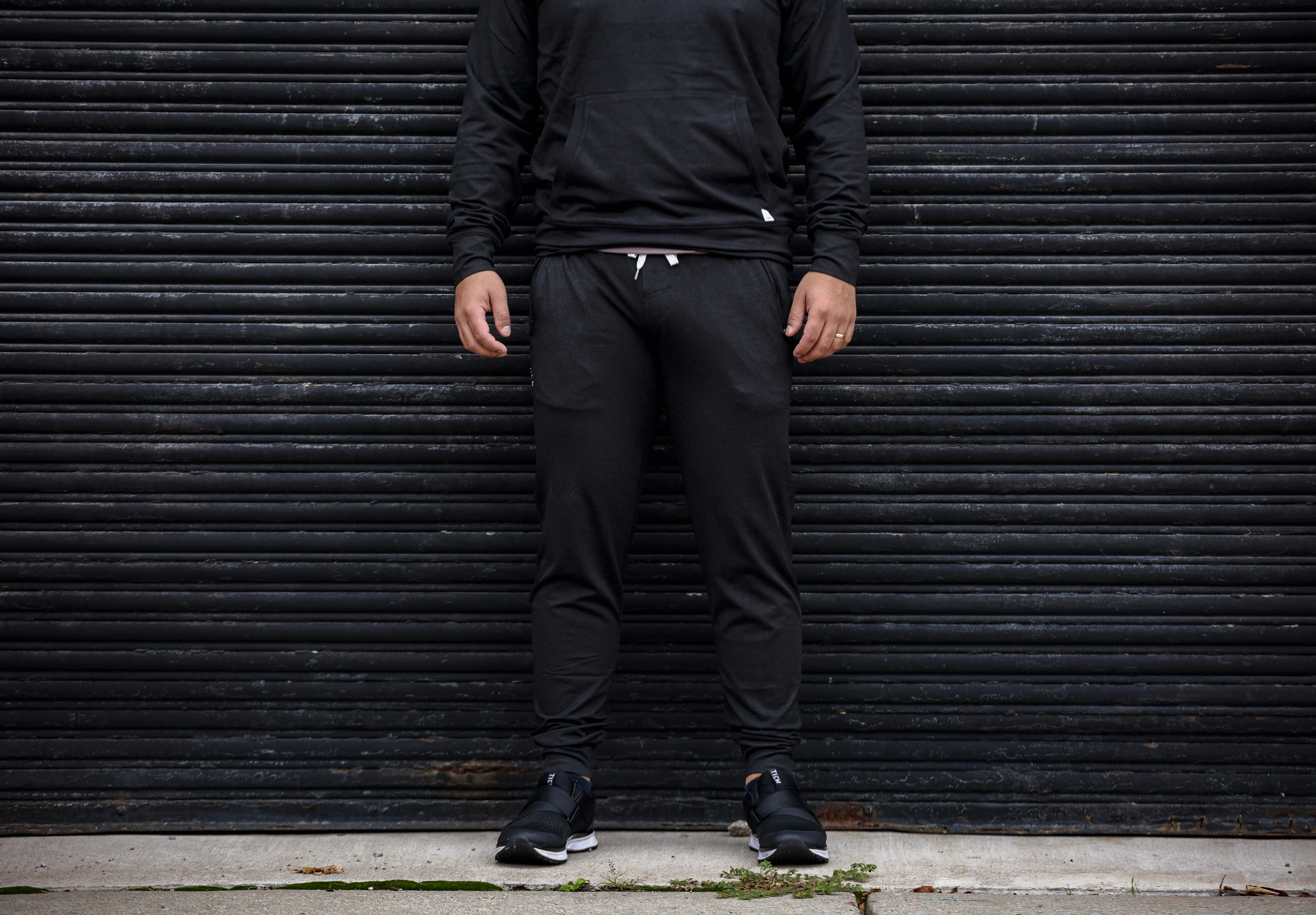 Vuori Men's Ponto Performance Jogger **IN STUDIO ONLY**