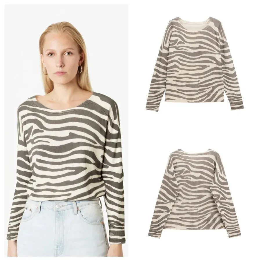 Wholesale Women's Elegant Zebra Long Sleeve Sweaters & Cardigans