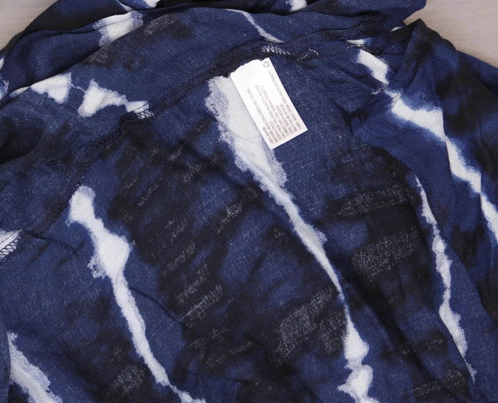 Xhilaration Women's Flowy Open Front Tie Dye Kimono